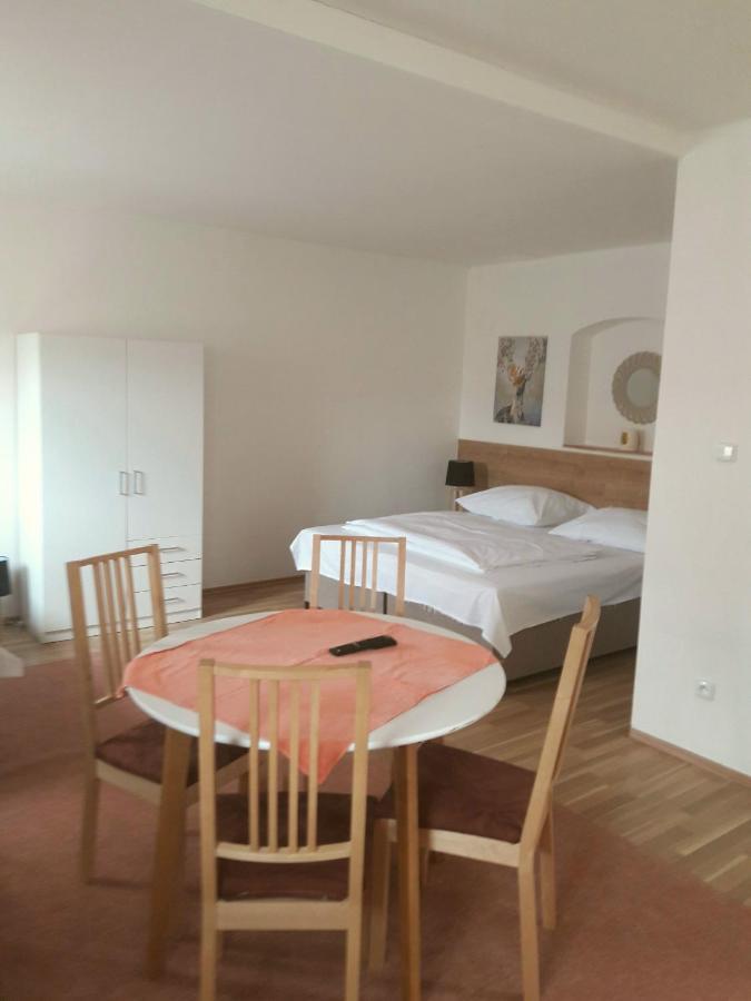 Apartmany Sedmikraska Tehovec Екстер'єр фото